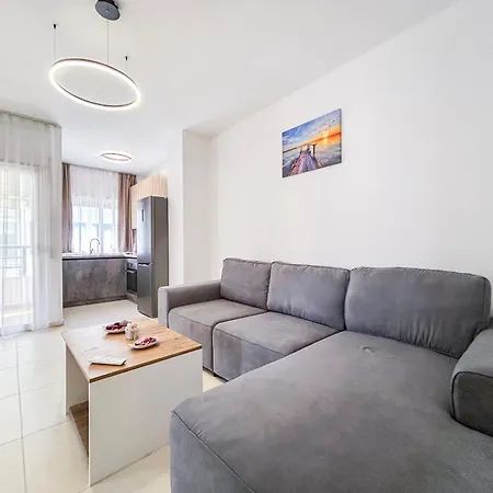 1 Bedroom 1120 Apartment *
