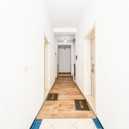 Apartment 1 Bedroom 1120
