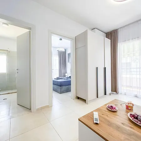 Apartment 1 Bedroom 1120
